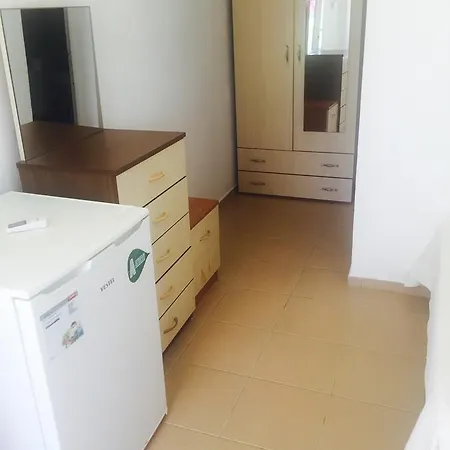 Lara Apart 公寓式酒店