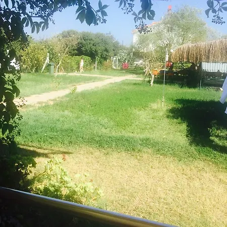 Ξενοδοχείο με διαμερίσματα Lara Apart Palamutbuku