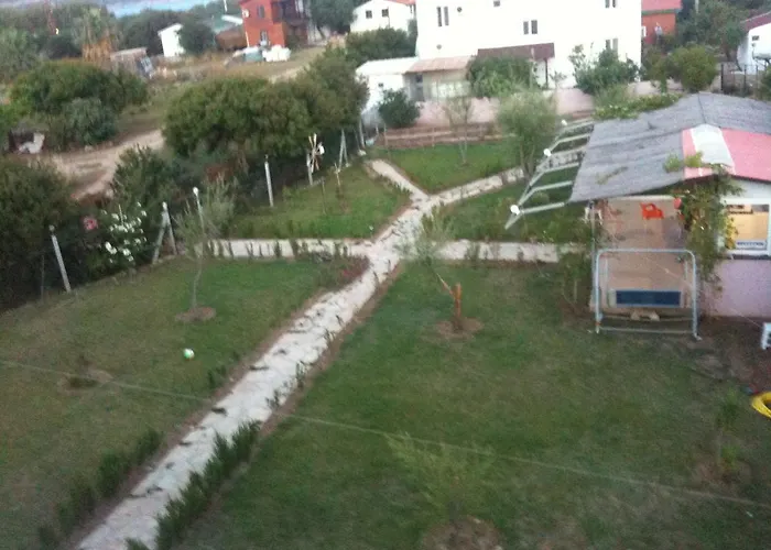 מלון דירות Lara Apart *